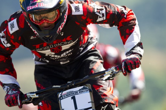 Rogue Mag Mountain Biking - Aaron Gwin dominates in Downhill to become a real threat in 2012!