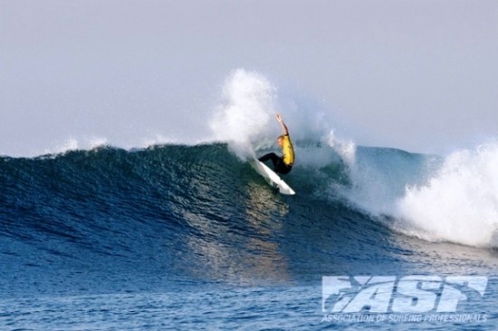 Rogue Mag Surf - World’s Best Surfers Battle Through Elimination Round 2 at Rip Curl Pro Bells Beach