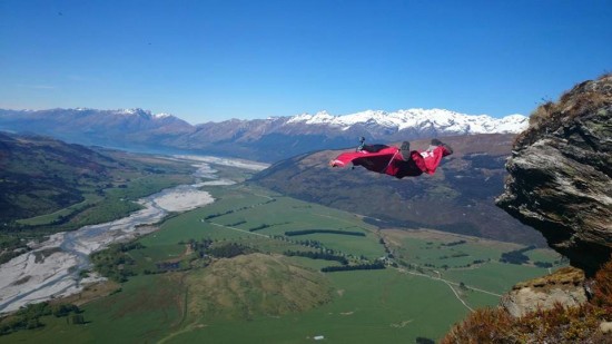 Roue Mag Action Sports - Dan Vicary First Wingsuit Descent of Lovers Leap NZ